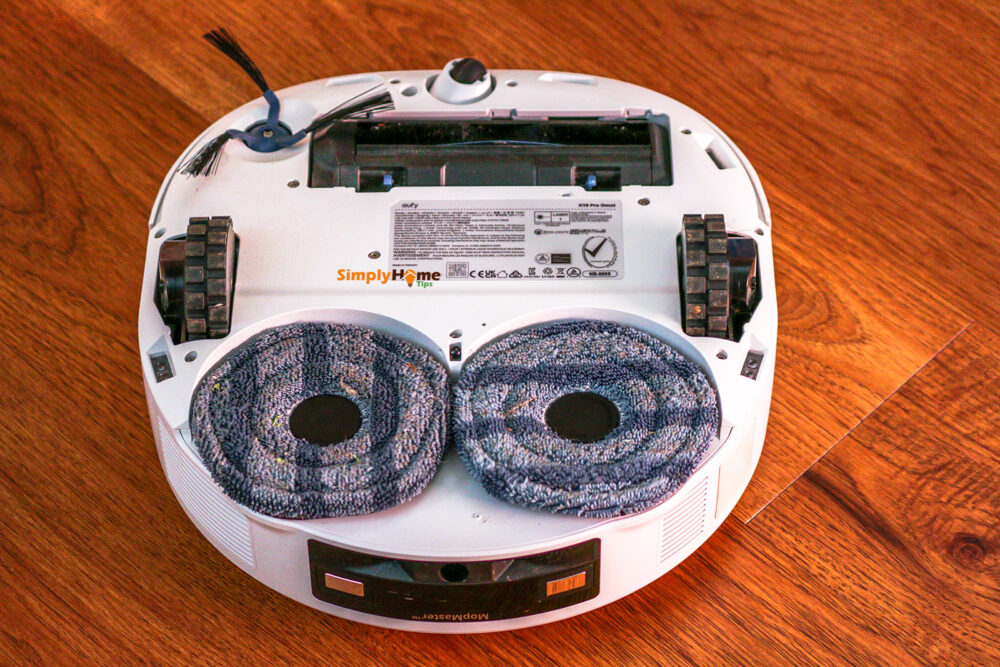 X10 Pro robotvac with dual spinning mop pads